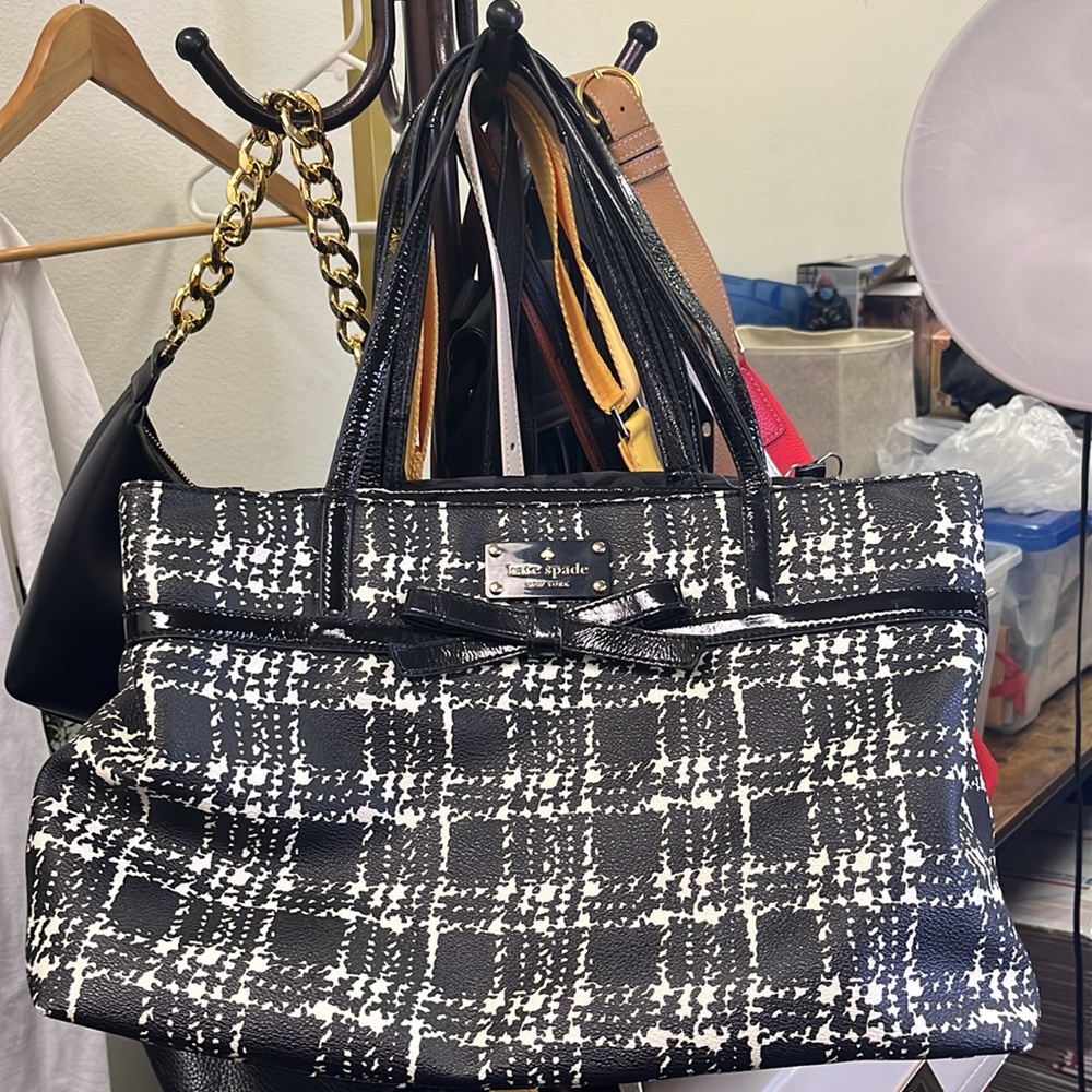 Kate Spade Beautiful Large Black & White Shoudrt Bag With Bow